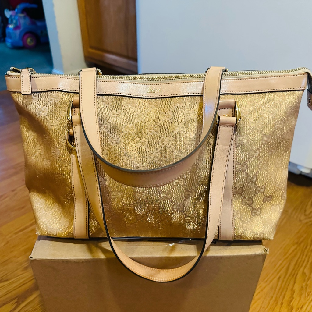 Gucci Authentic PreLove Used But Still In Very Good Condition No Flaws Clean